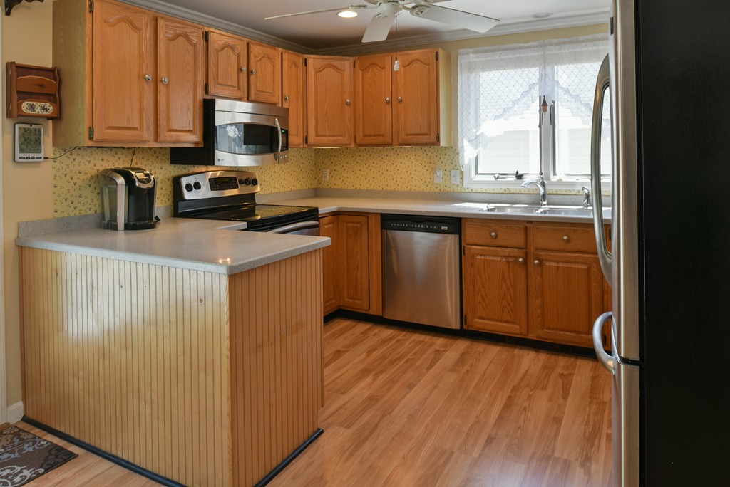 17 Brooks Road Salisbury, MA 01952 - Photo 9 of 26 Gallery Image 9