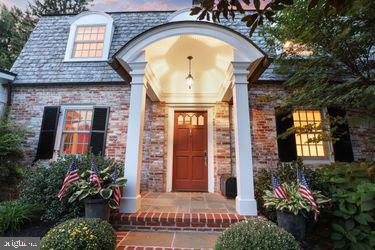 700 St Georges Road Baltimore, MD 21210 - Photo 2 of 66 Front Entryway