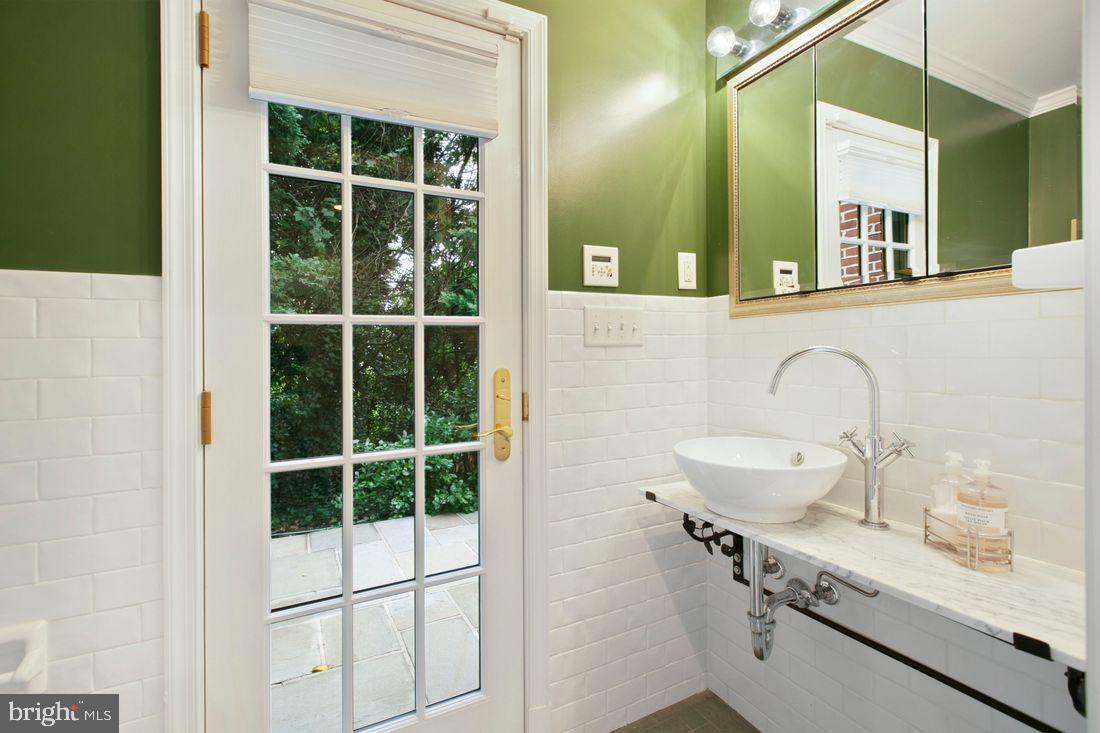 700 St Georges Road Baltimore, MD 21210 - Photo 11 of 66