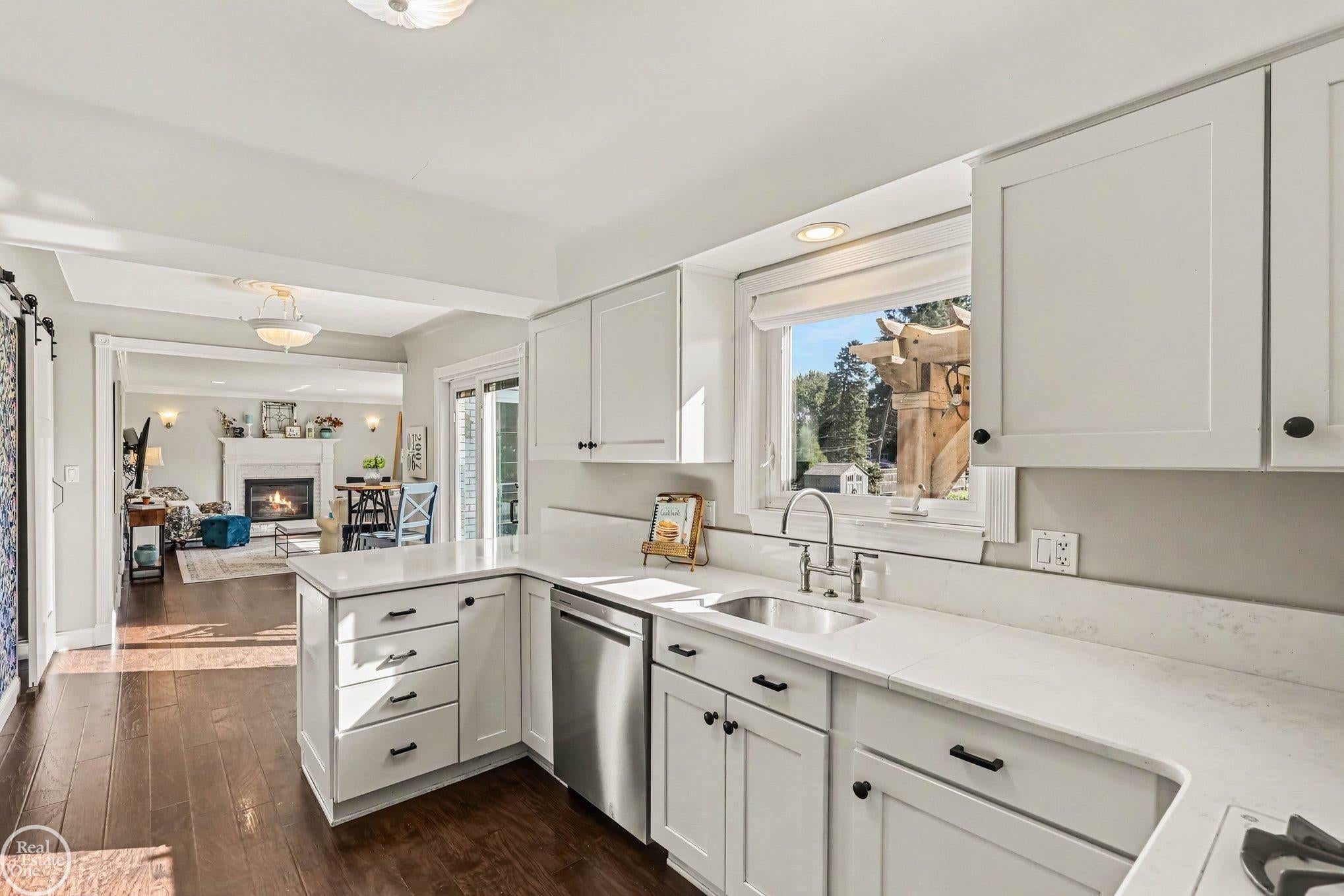 51300 Overhill Road Utica, MI 48316 - Photo 9 of 39 Gallery Image 9