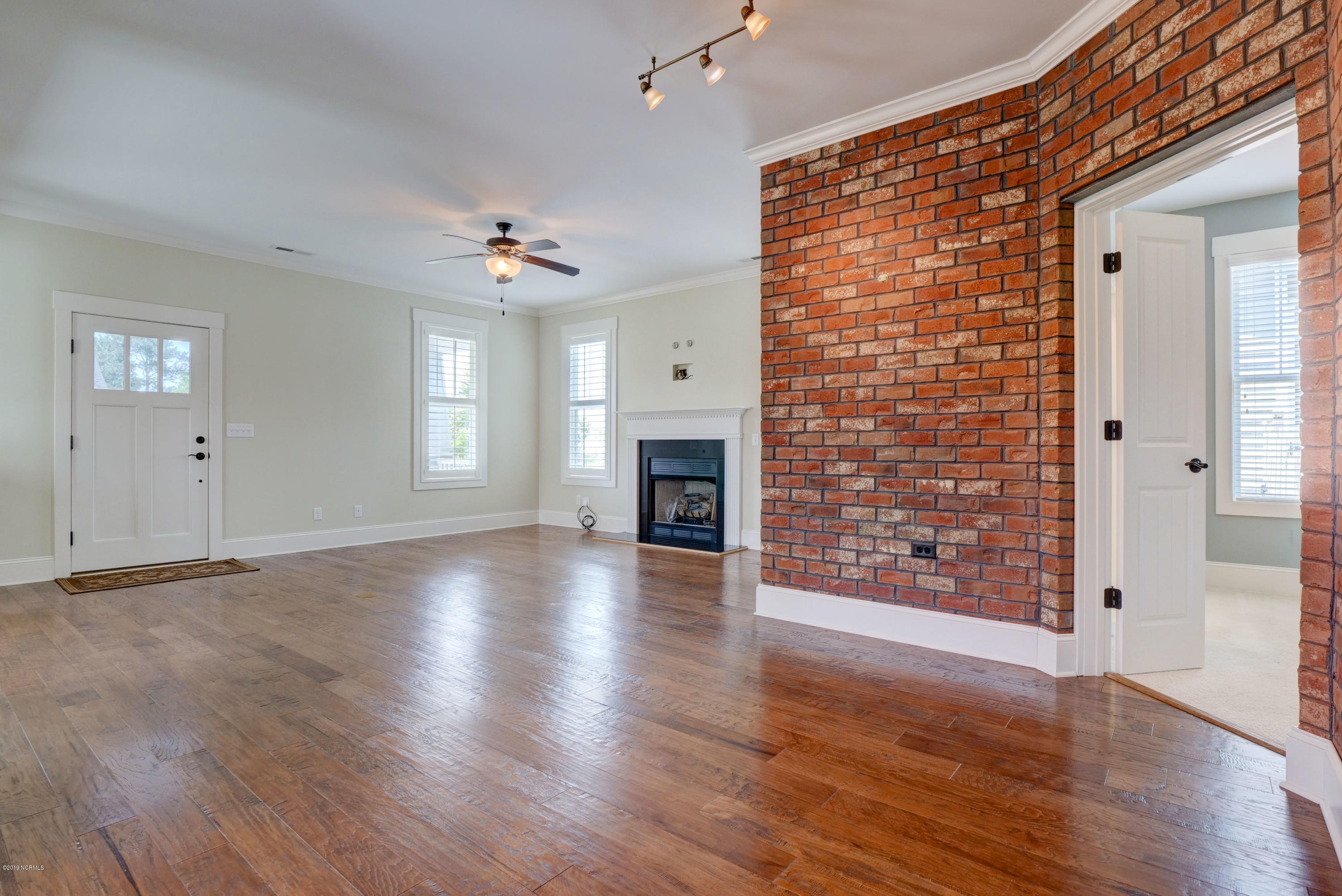 1203 Daisy Court Holly Ridge, NC 28445 - Photo 5 of 35 Living Room