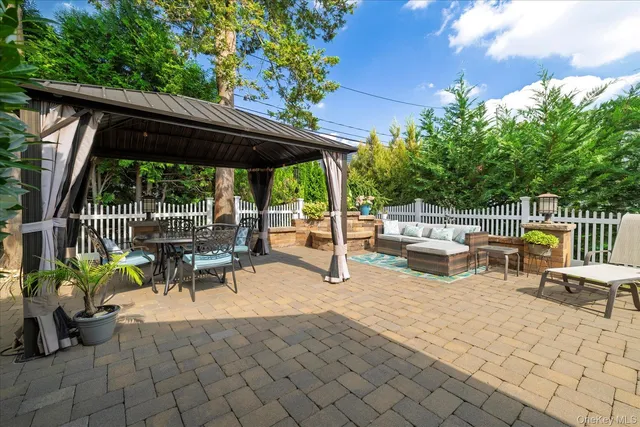 a view of outdoor space yard and patio