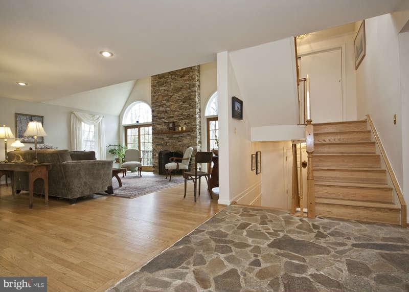 1315 Blue Mt Road Monkton, MD 21111 - Photo 5 of 30 Foyer