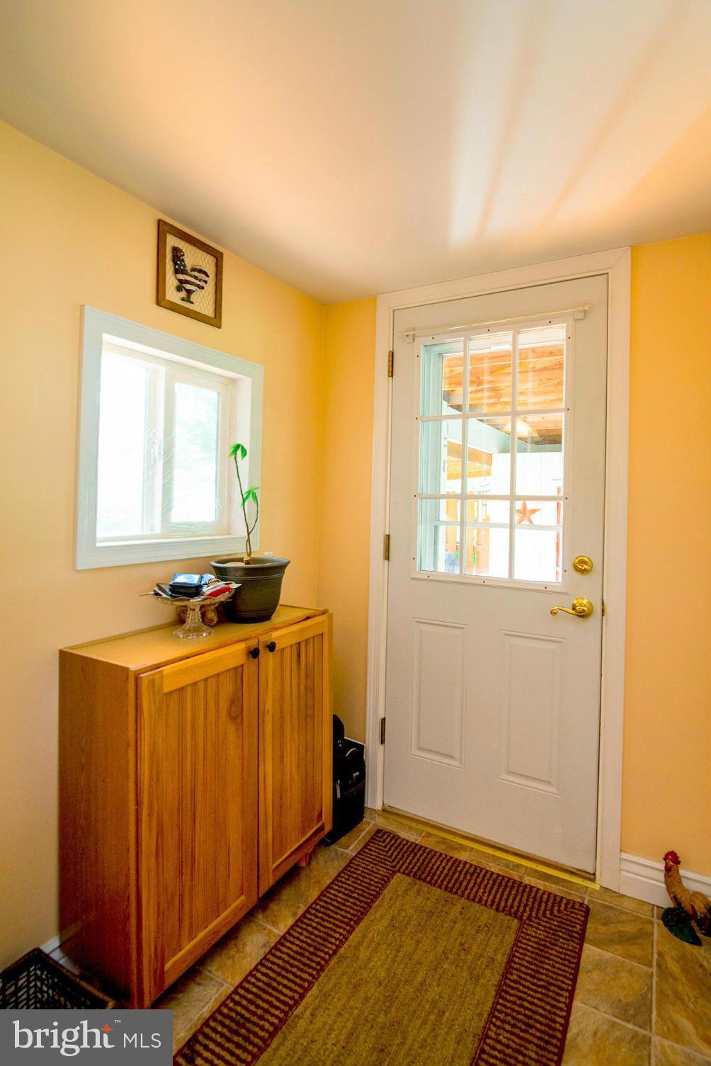4914 Rollingtop Road Ellicott City, MD 21043 - Photo 11 of 30 Kitchen