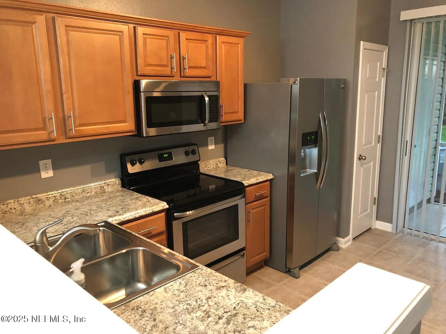 3563 Twisted Tree Lane Jacksonville, FL 32216 - Photo 4 of 23 3563 Twisted Tree Ln, Jacksonville 32216