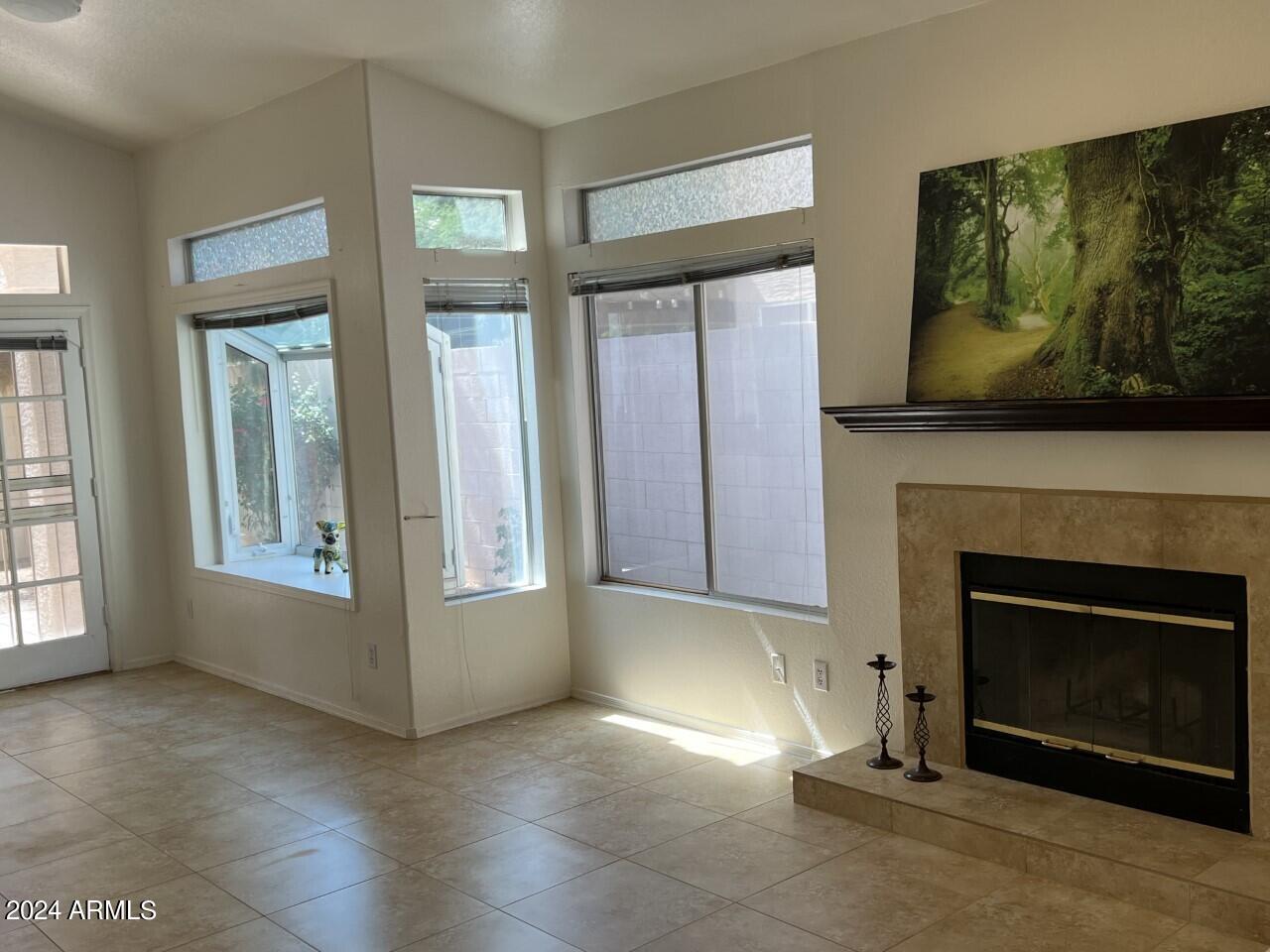 163 West El Freda Road Tempe, AZ 85284 - Photo 8 of 35 thumbnail_IMG_8559
