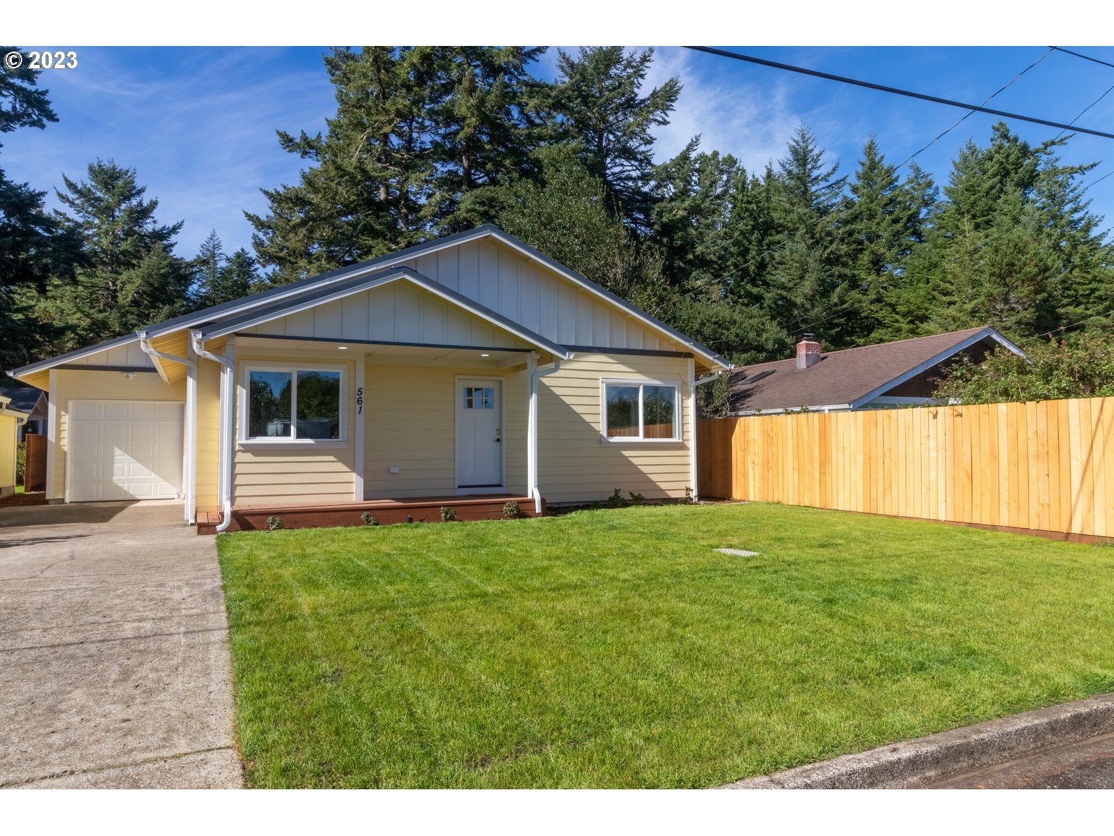 561 Hemlock Street Florence, OR 97439 - Photo 1 of 33 Gallery Image 1