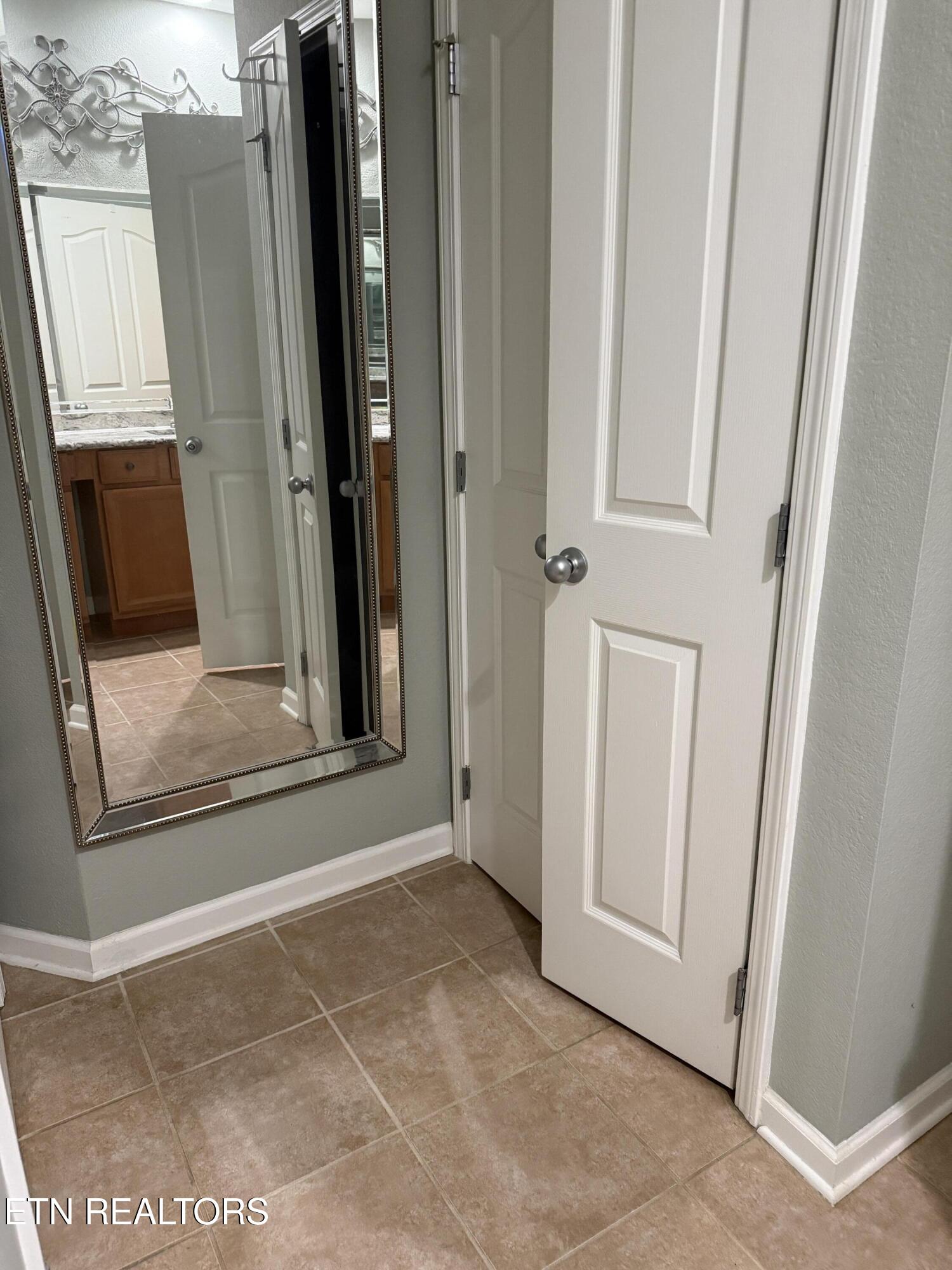 7250 Oakfield Lane Powell, TN 37849 - Photo 21 of 28 Primary Bath closets