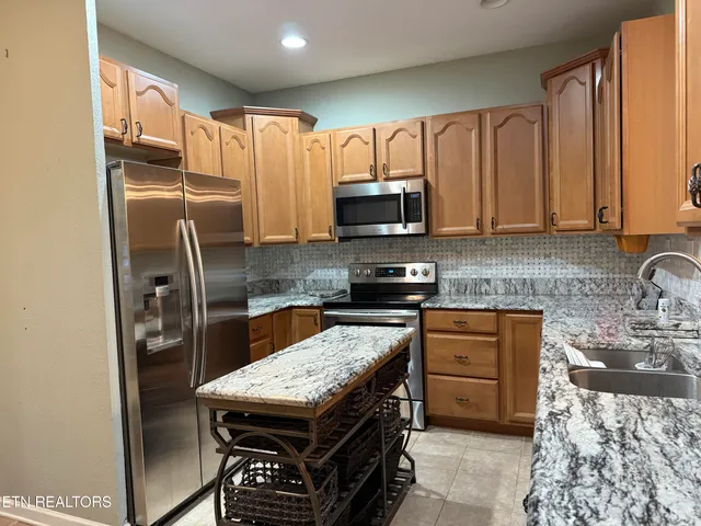 $345,000 | 7250 Oakfield Lane, Powell, TN 37849