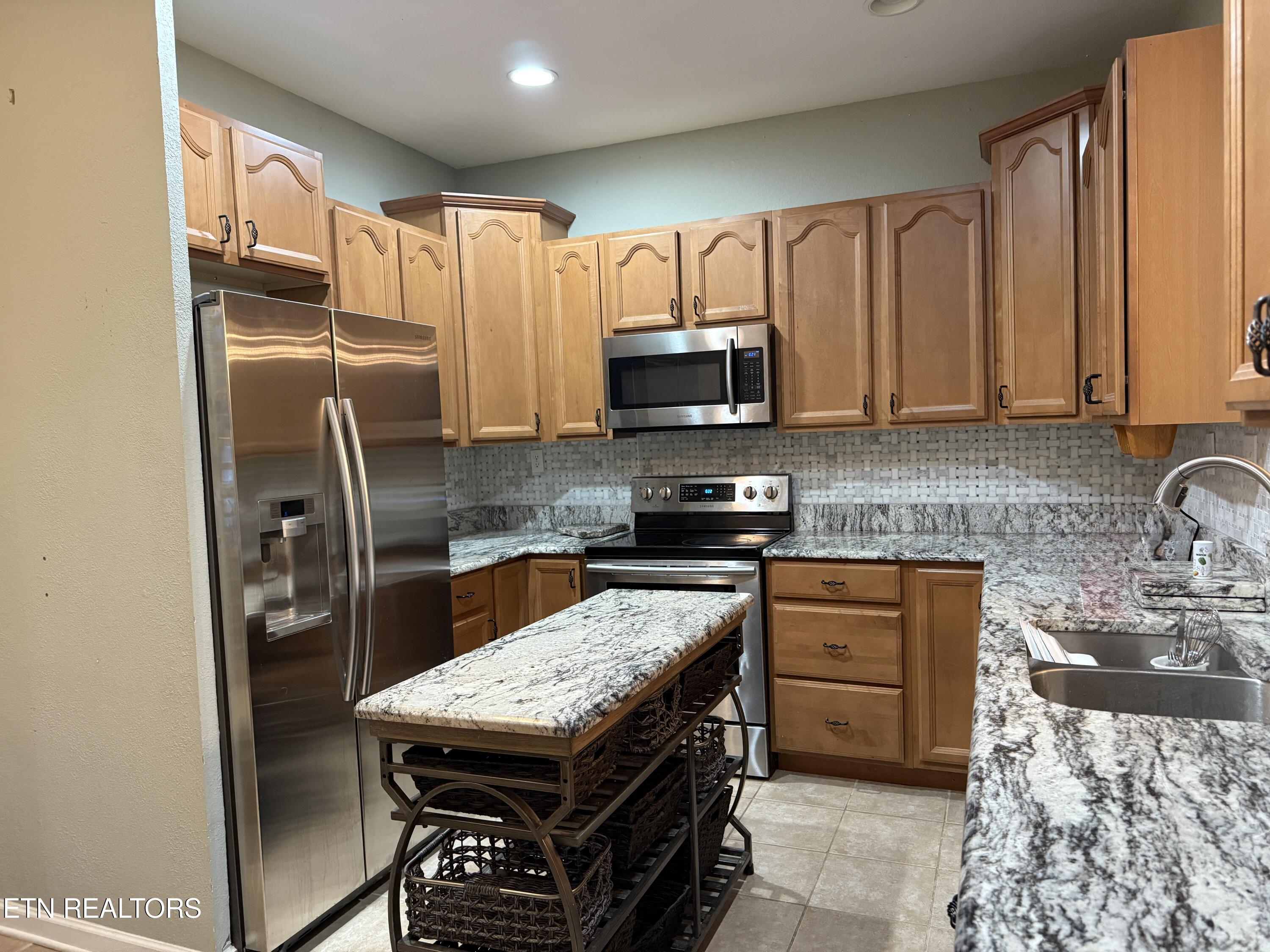 7250 Oakfield Lane Powell, TN 37849 - Photo 5 of 28 Kitchen