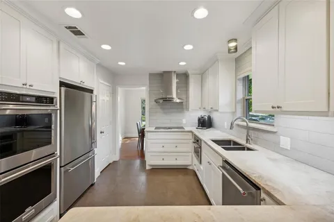 $685,000 | 10 Valley Wood Court, Trophy Club, TX 76262