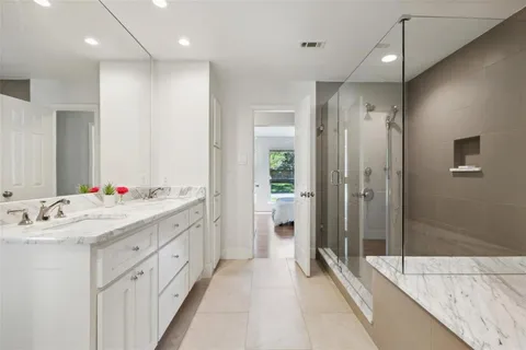 $685,000 | 10 Valley Wood Court, Trophy Club, TX 76262