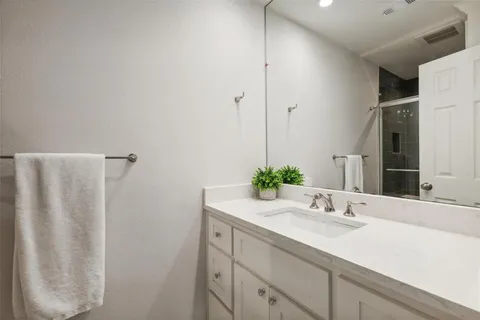 $685,000 | 10 Valley Wood Court, Trophy Club, TX 76262