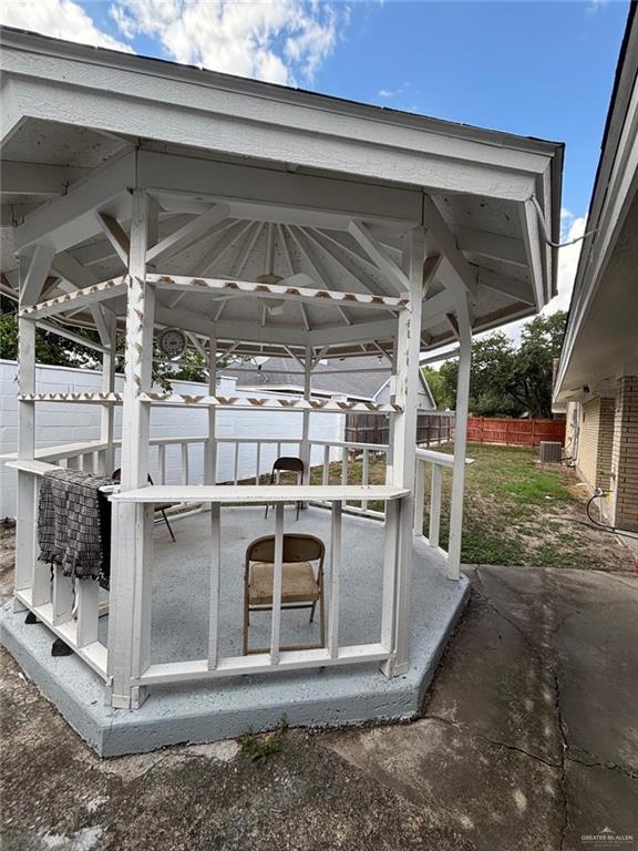 101 Harvey Drive McAllen, TX 78501 - Photo 12 of 14 a view of a garage