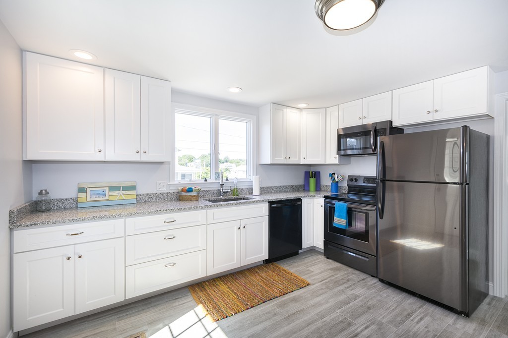 153 Turner Road Scituate, MA 02066 - Photo 7 of 30 Gallery Image 7