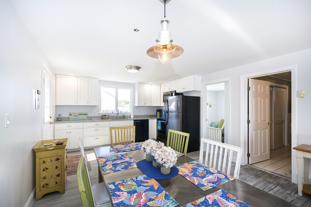 153 Turner Road Scituate, MA 02066 - Photo 8 of 30 Gallery Image 8