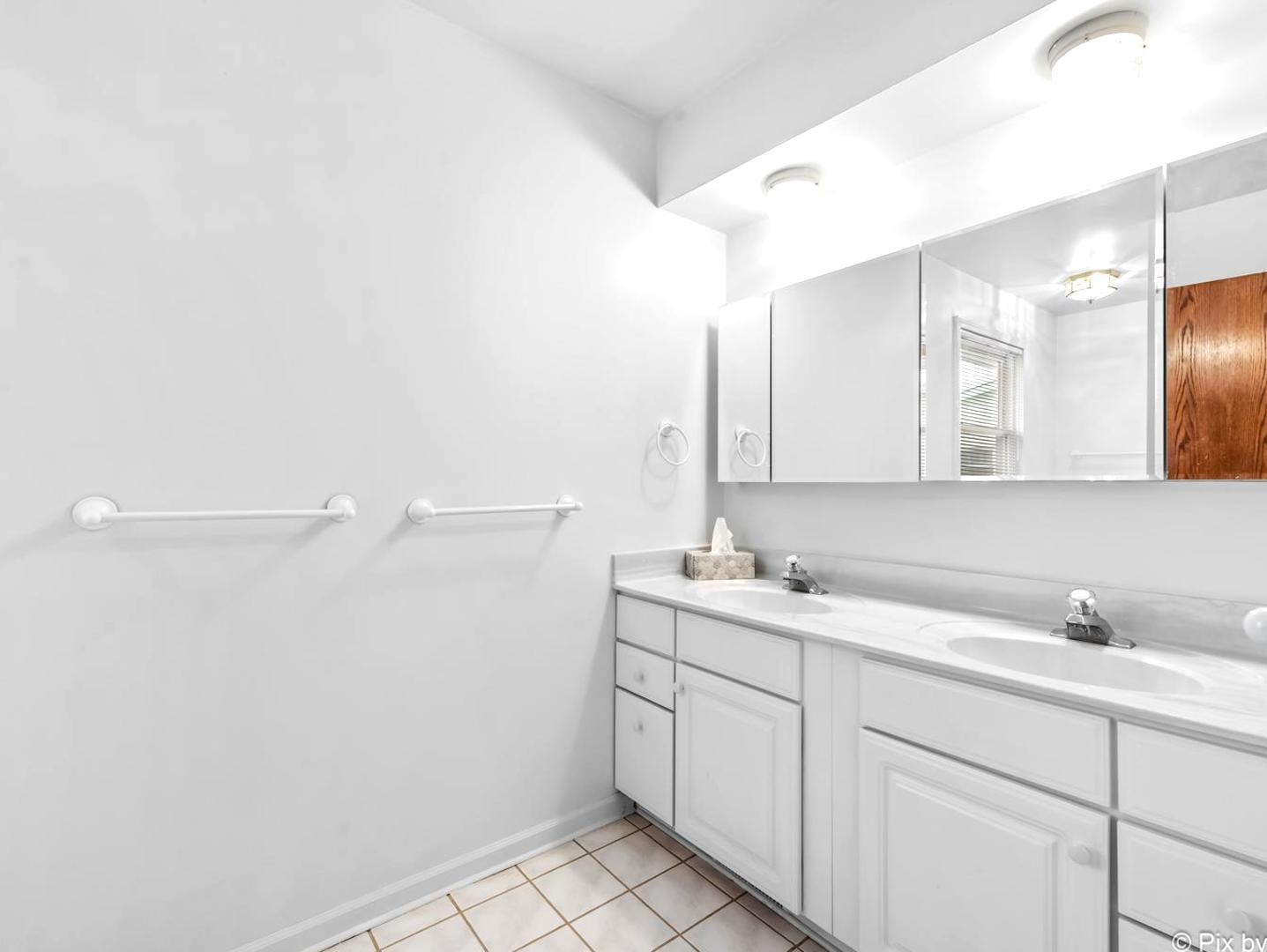 1809 Locust Lane Mount Prospect, IL 60056 - Photo 15 of 36 Gallery Image 15