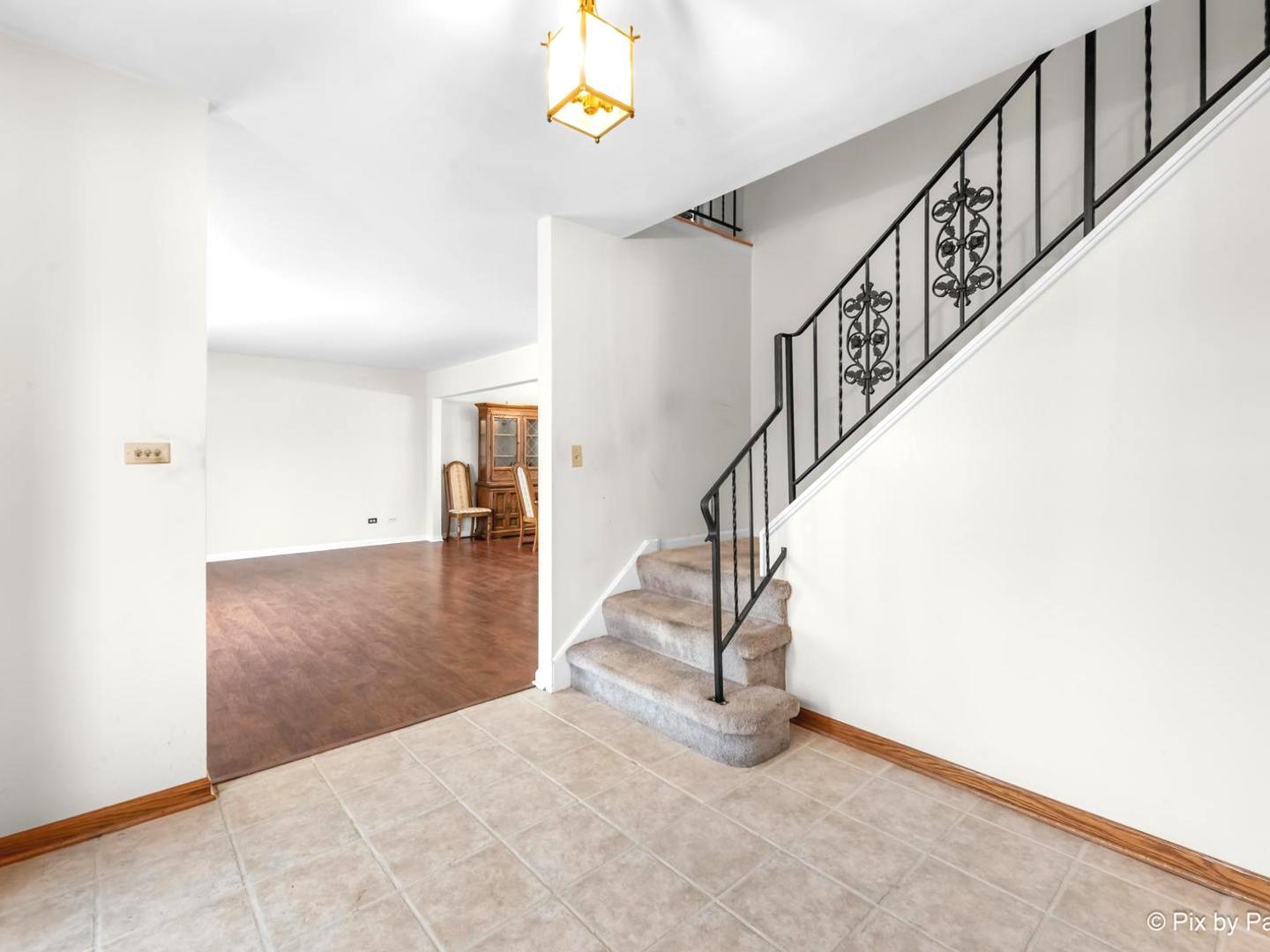 1809 Locust Lane Mount Prospect, IL 60056 - Photo 4 of 36 Gallery Image 4