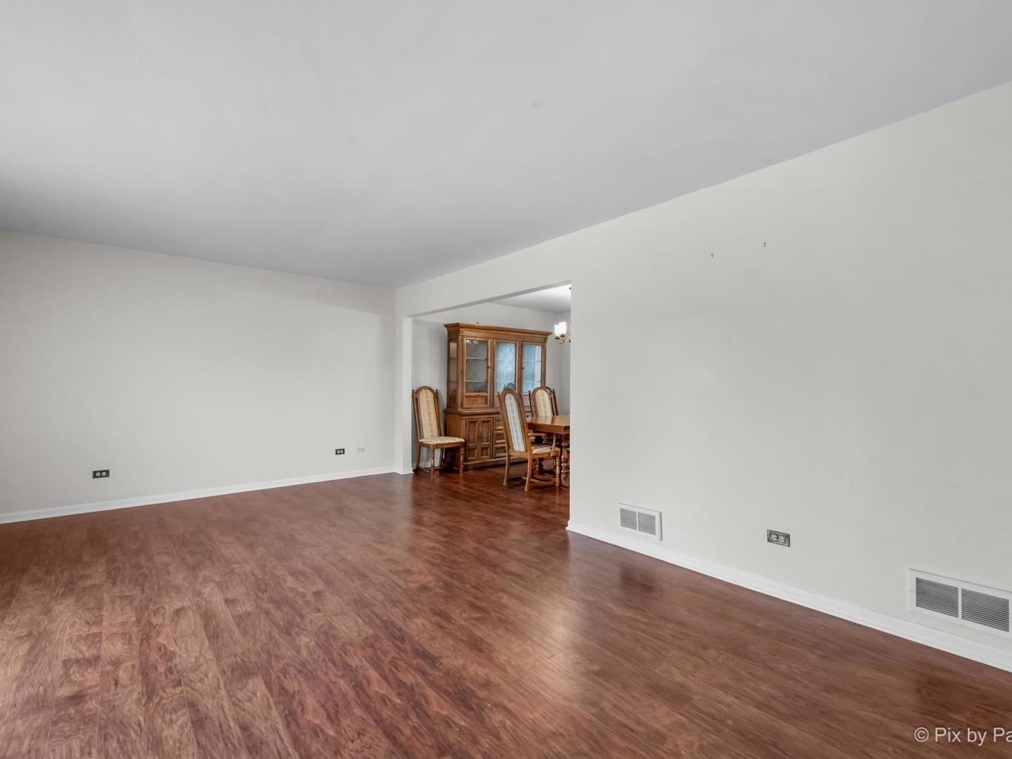 1809 Locust Lane Mount Prospect, IL 60056 - Photo 5 of 36 Gallery Image 5
