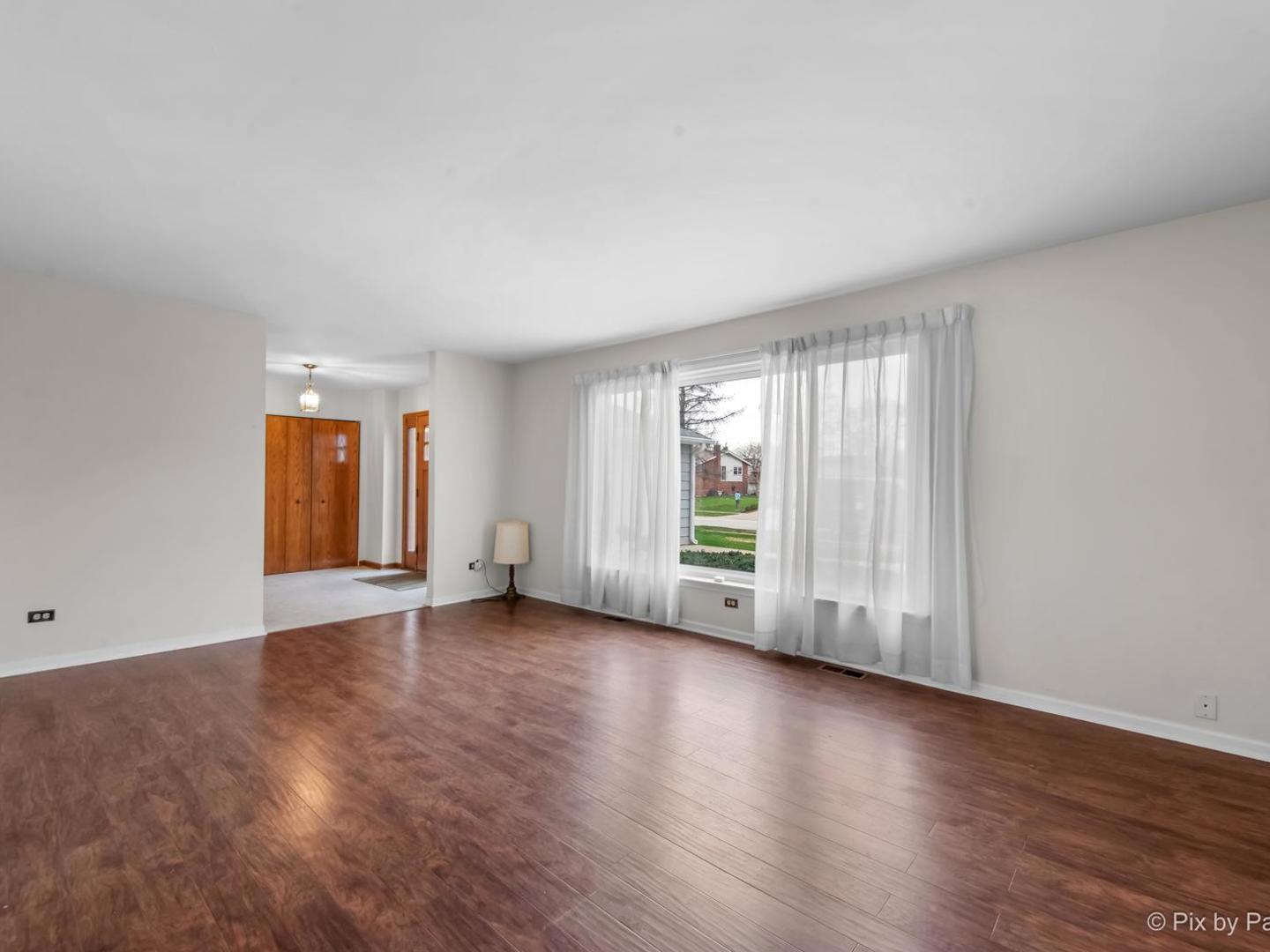 1809 Locust Lane Mount Prospect, IL 60056 - Photo 6 of 36 Gallery Image 6