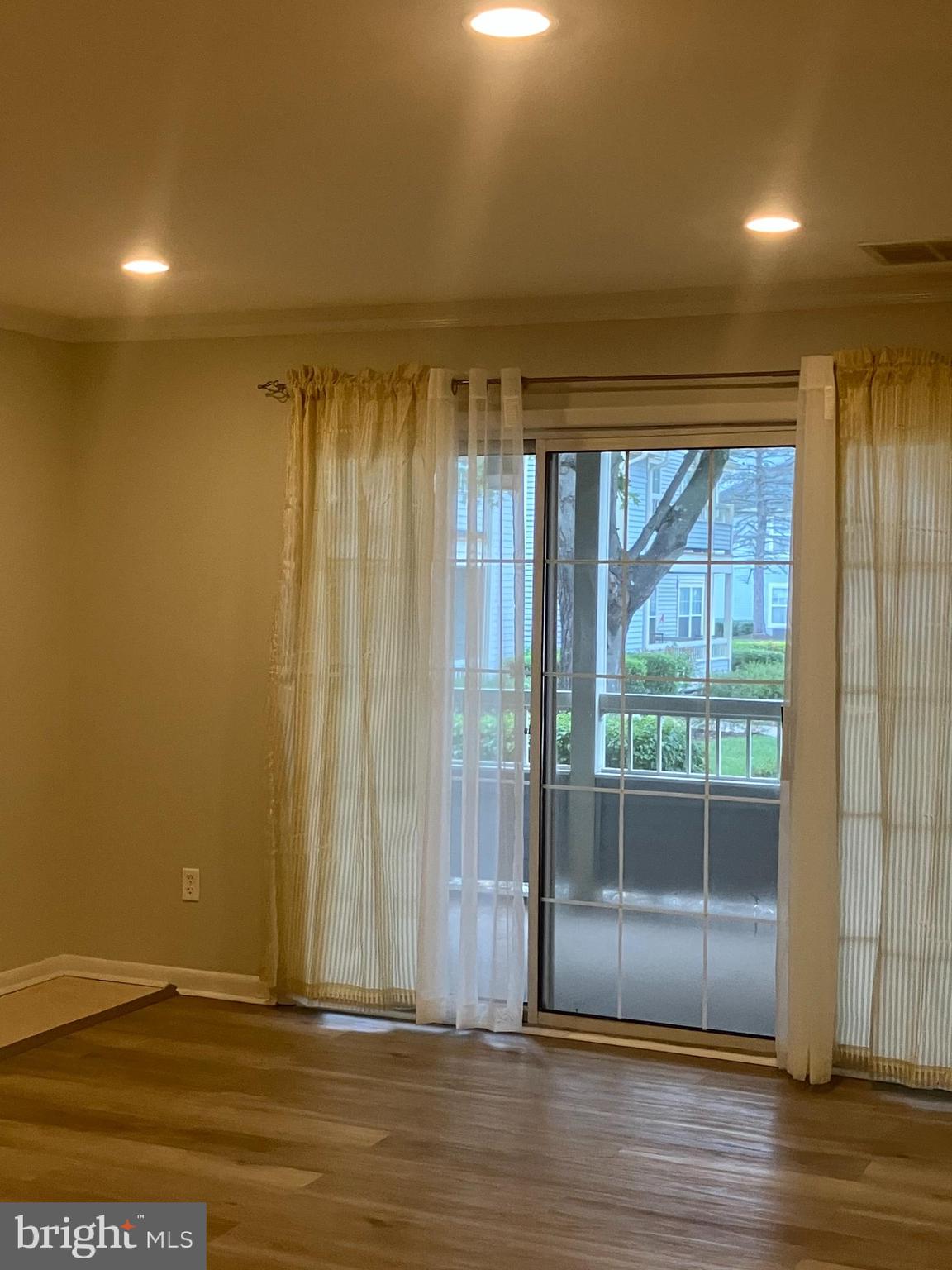 307 Trinity Court, Unit 4 Princeton, NJ 08540 - Photo 4 of 13 Home has recessed lighting throughout