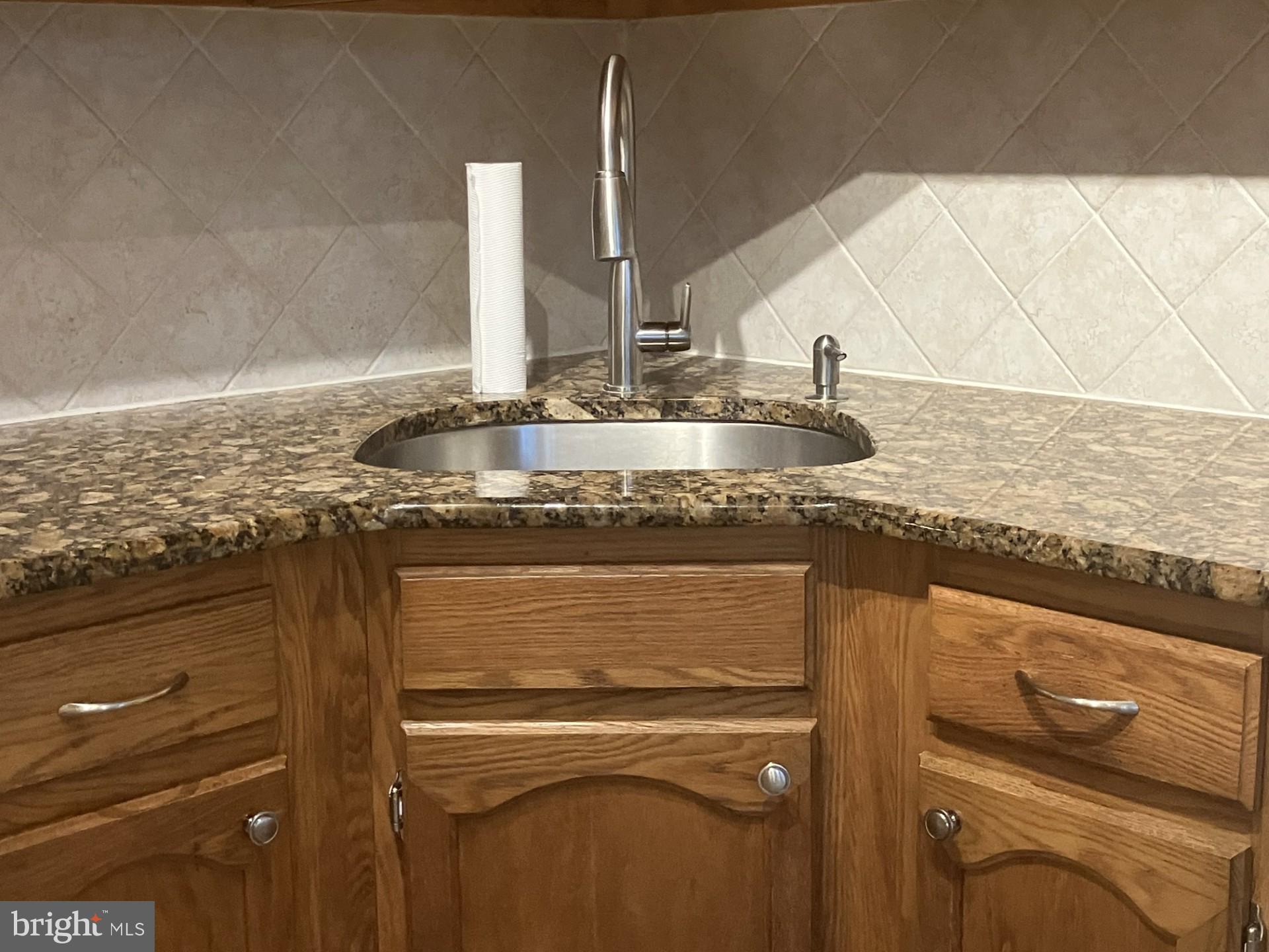 307 Trinity Court, Unit 4 Princeton, NJ 08540 - Photo 8 of 13 Kitchen