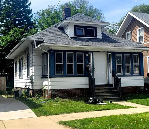 $270,000 | 631 Watson Street, Aurora, IL 60505