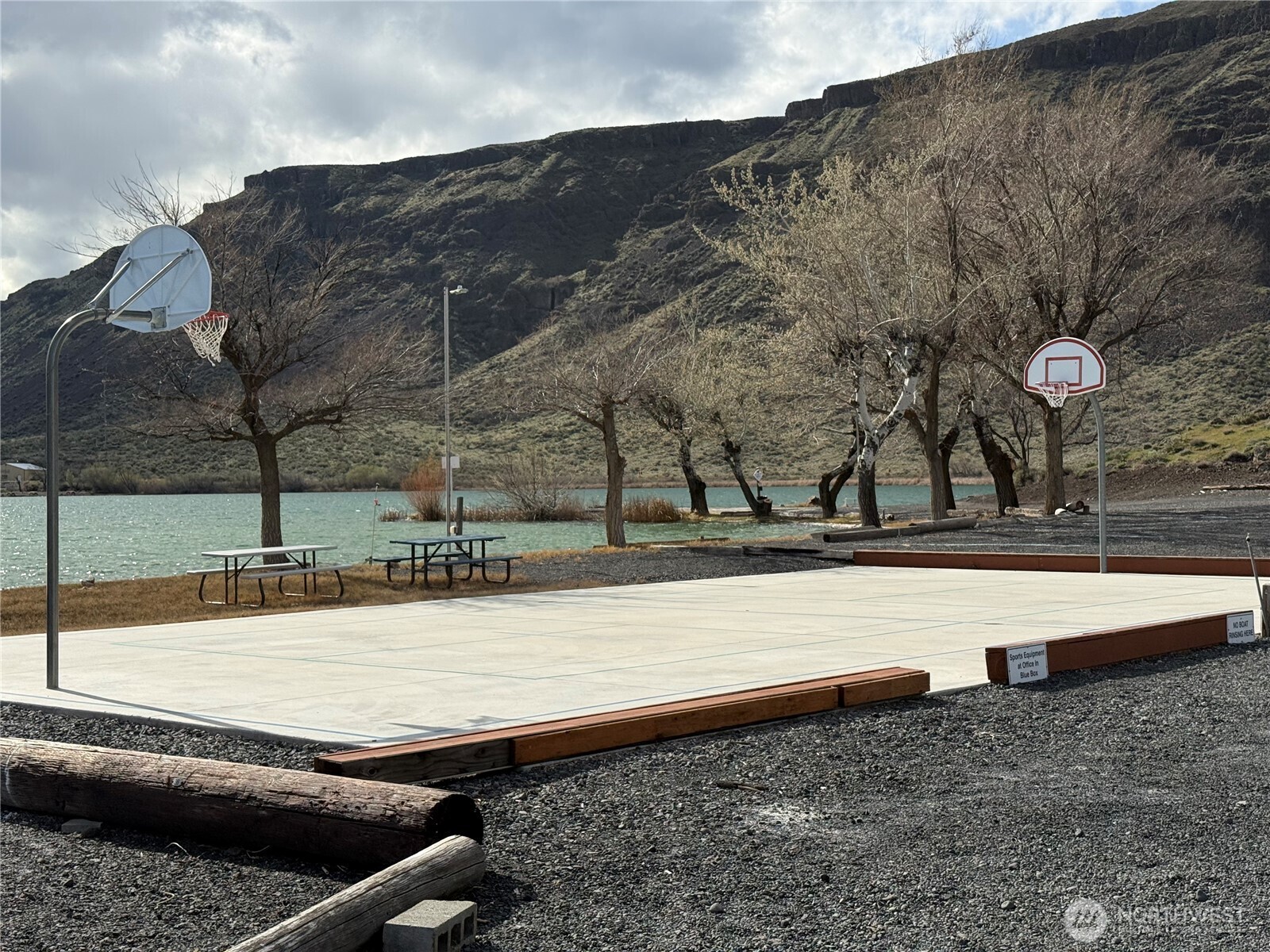 31465 Moore Road Northeast, Unit 801 Coulee City, WA 99115 - Photo 26 of 38 a view of swimming pool with a yard