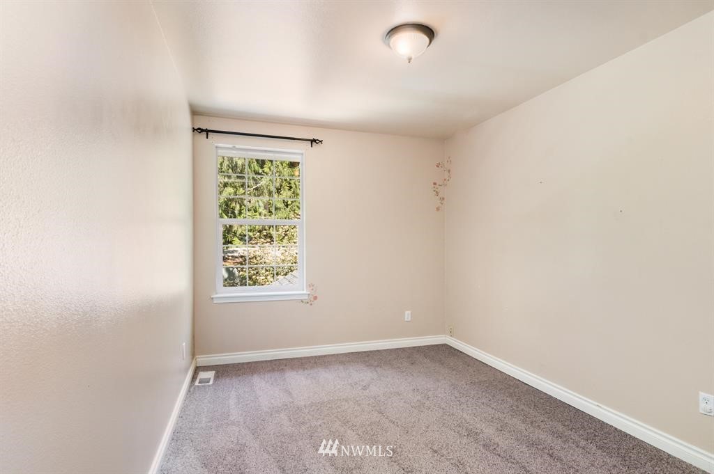 924 Southwest Berry Lake Road Port Orchard, WA 98367 - Photo 21 of 25 Gallery Image 21