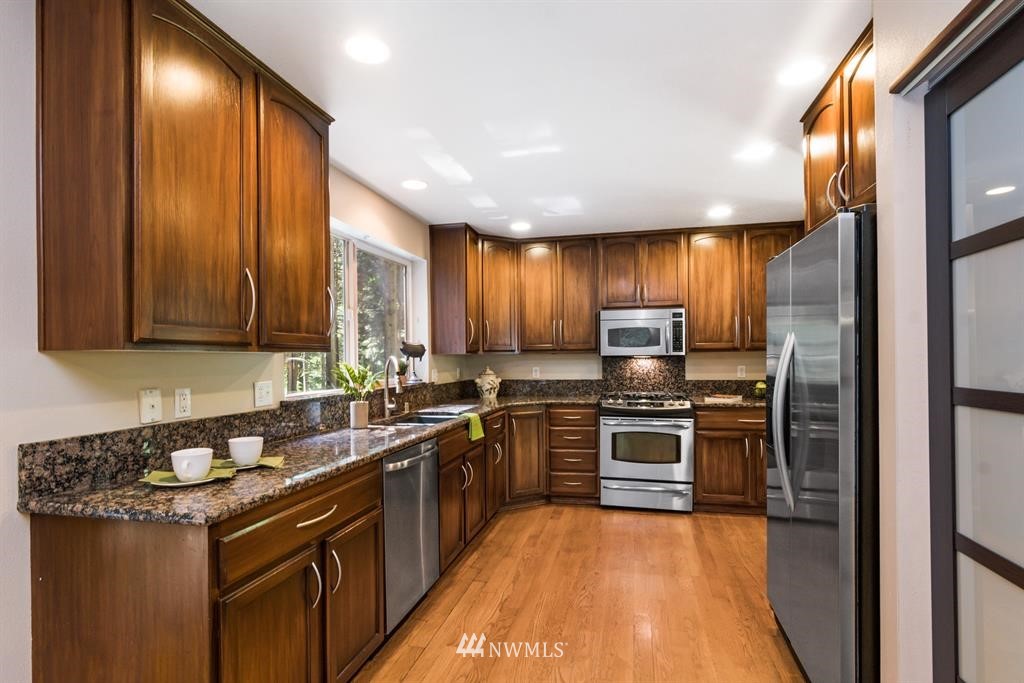 924 Southwest Berry Lake Road Port Orchard, WA 98367 - Photo 5 of 25 Gallery Image 5