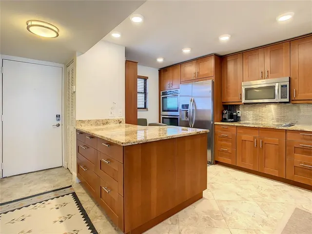 $3,500 | 18304 Gulf Boulevard, Unit 516, Redington Shores, FL 33708