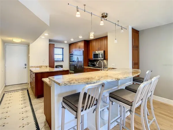 $3,500 | 18304 Gulf Boulevard, Unit 516, Redington Shores, FL 33708