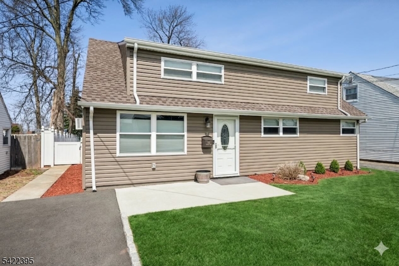 441 Remsen Avenue Woodbridge, NJ 07001 - Photo 2 of 20