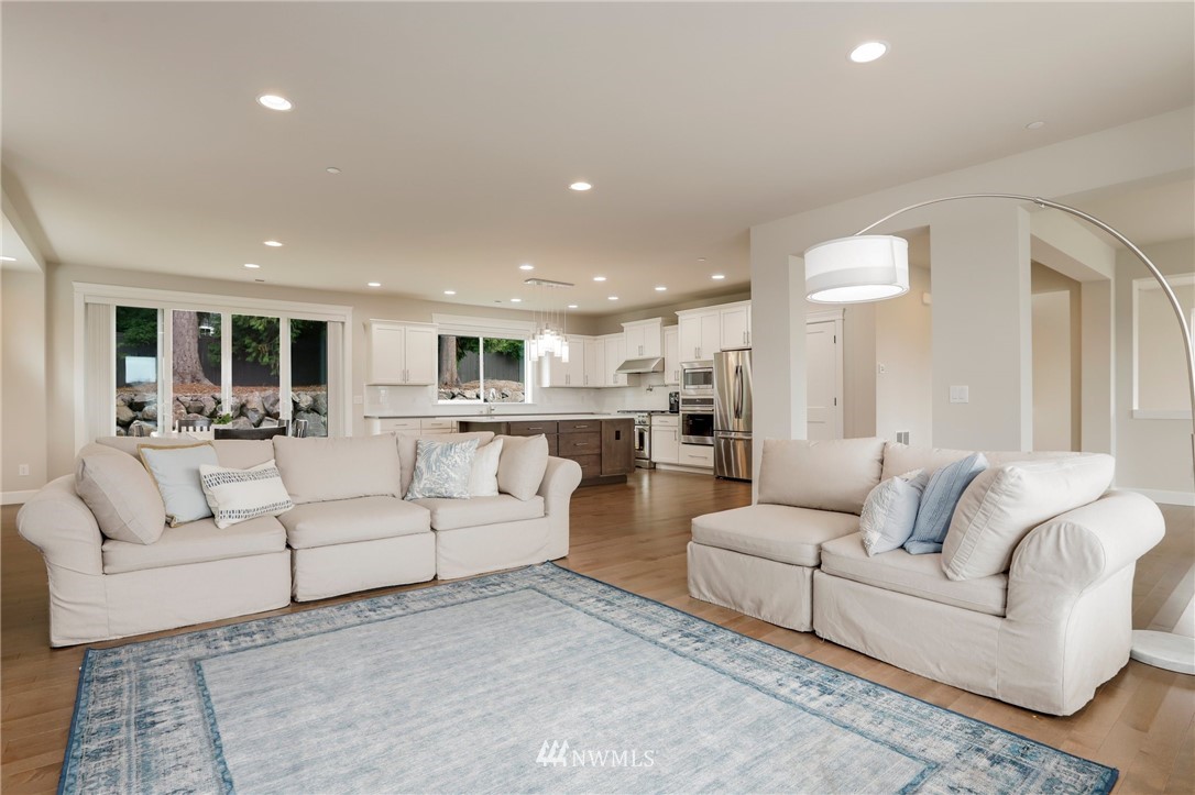 10807 Northeast 193rd Street Bothell, WA 98011 - Photo 10 of 40 Gallery Image 10