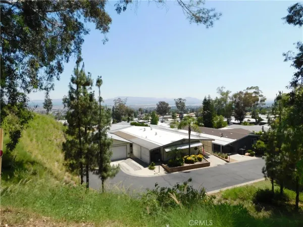 $124,900 | 4040 Piedmont Drive, Unit 255, Highland, CA 92346