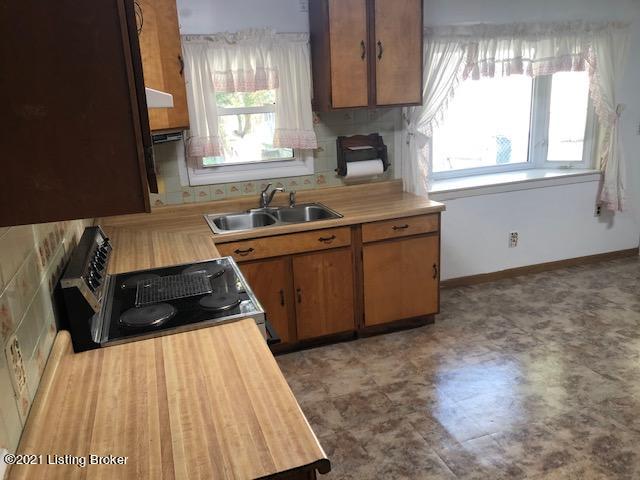 190 Gumwell Road Brandenburg, KY 40108 - Photo 11 of 26 190 gumwell kitchen