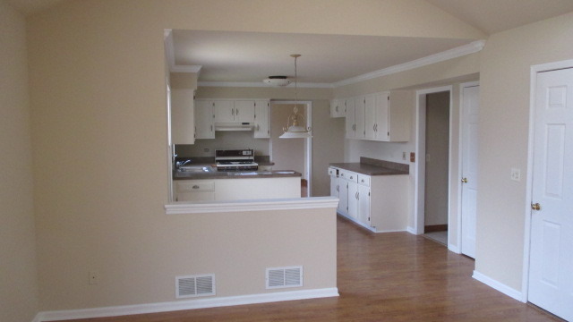 1702 Chestnut Hill Road Plainfield, IL 60586 - Photo 4 of 25