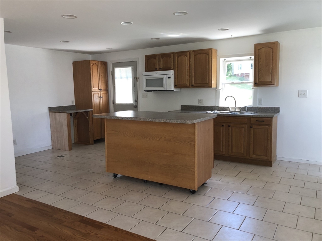 130 E Road Warren, MA 01083 - Photo 4 of 23 Gallery Image 4