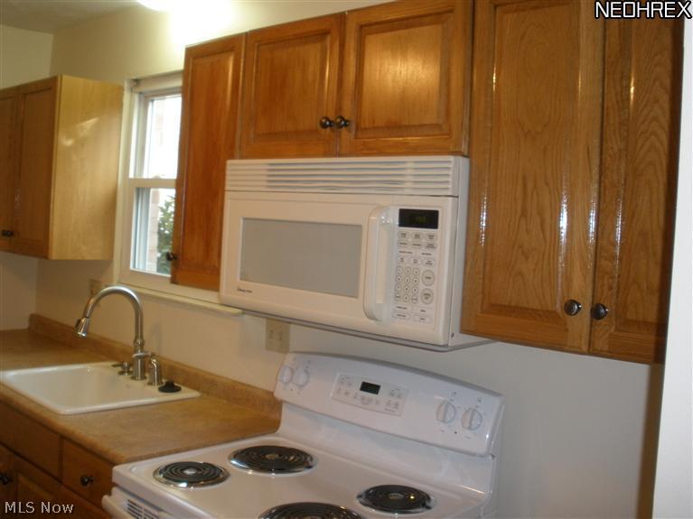 4211 New Road Austintown, OH 44515 - Photo 4 of 11