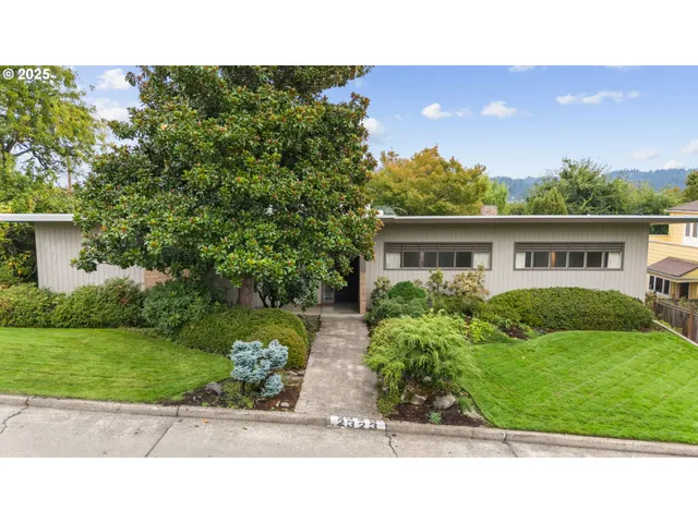 $850,000 | 2323 Olive Street, Eugene, OR 97405