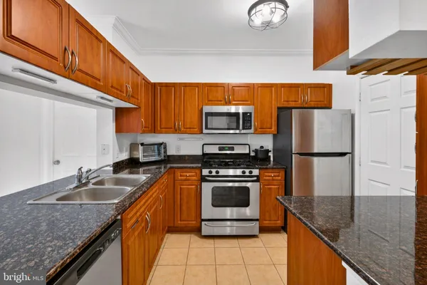 $375,000 | 12937 Centre Park Circle, Unit 304, Herndon, VA 20171
