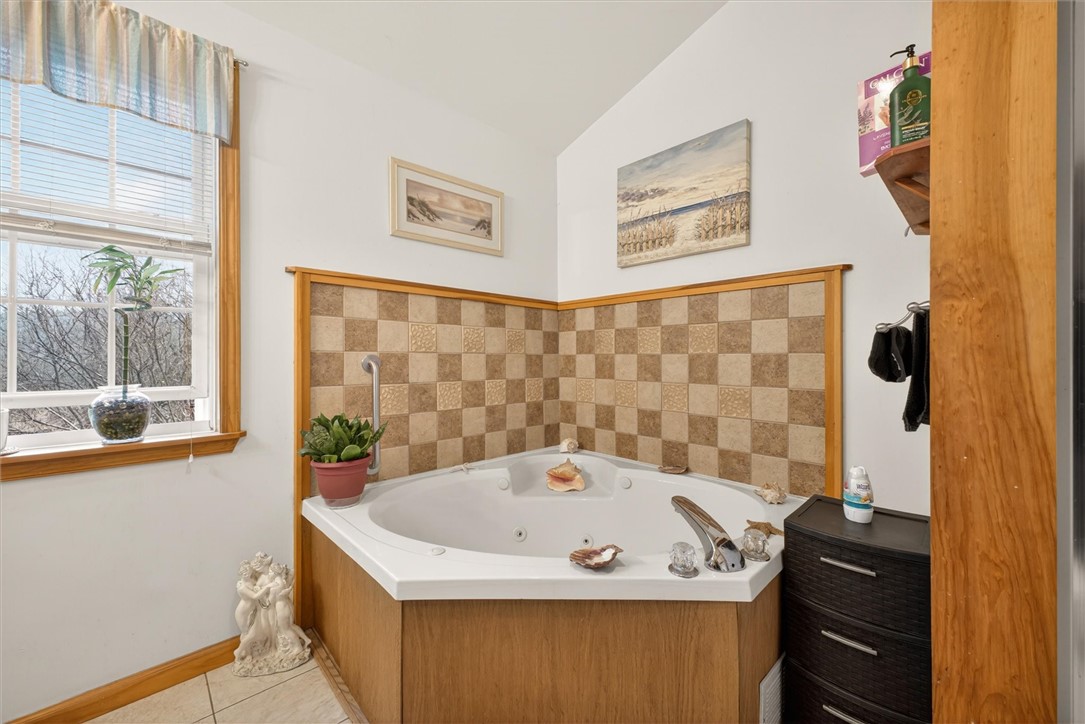 5790 Rossier Road Canandaigua Town, NY 14424 - Photo 14 of 46