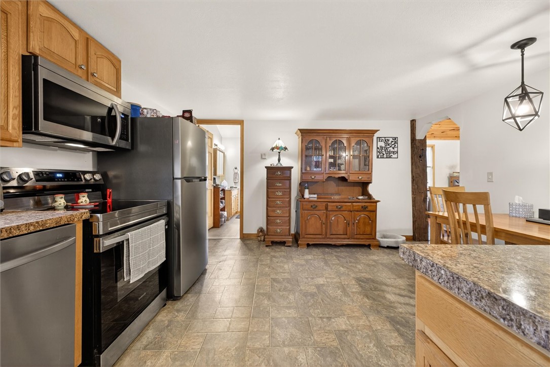 5790 Rossier Road Canandaigua Town, NY 14424 - Photo 6 of 46