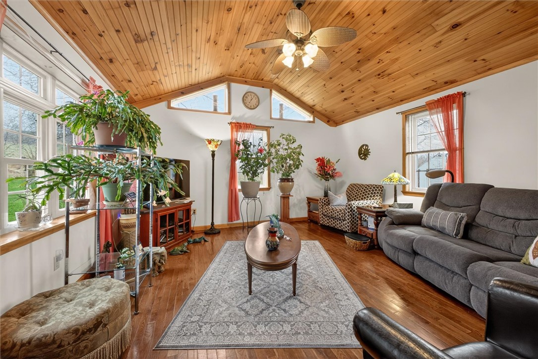 5790 Rossier Road Canandaigua Town, NY 14424 - Photo 9 of 46