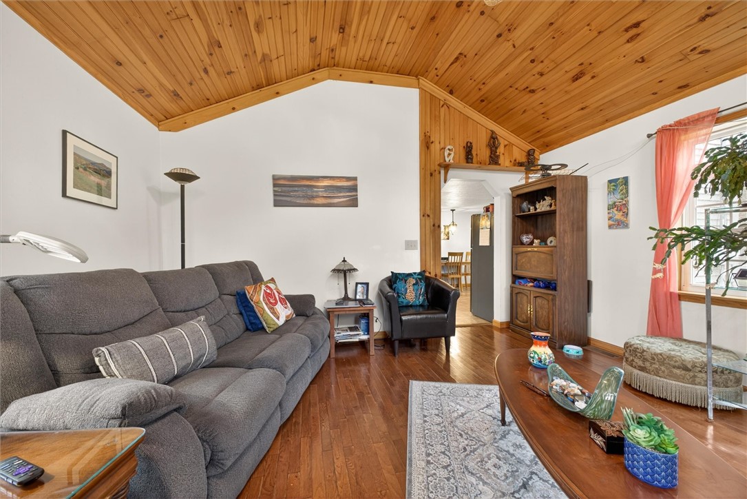 5790 Rossier Road Canandaigua Town, NY 14424 - Photo 10 of 46