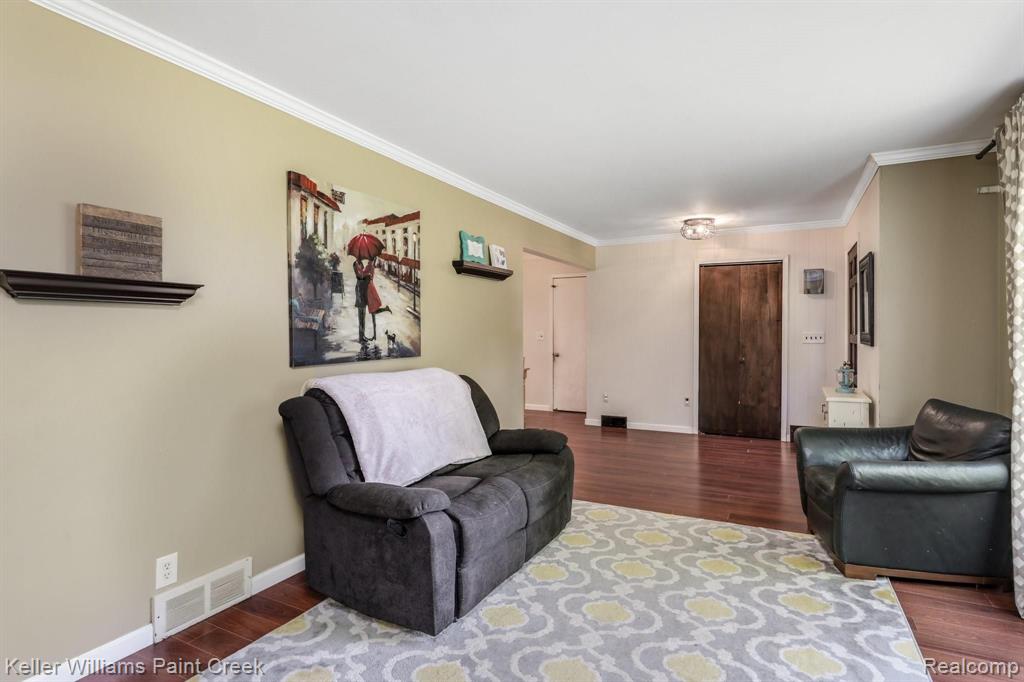 1146 East Gunn Road Rochester, MI 48306 - Photo 11 of 20