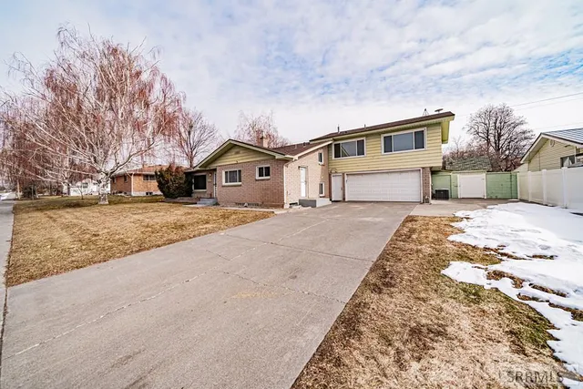 $2,900 | 976 Canyon Avenue, Idaho Falls, ID 83402