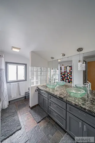 $2,900 | 976 Canyon Avenue, Idaho Falls, ID 83402