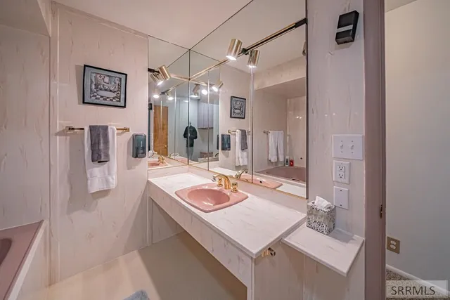 $2,900 | 976 Canyon Avenue, Idaho Falls, ID 83402