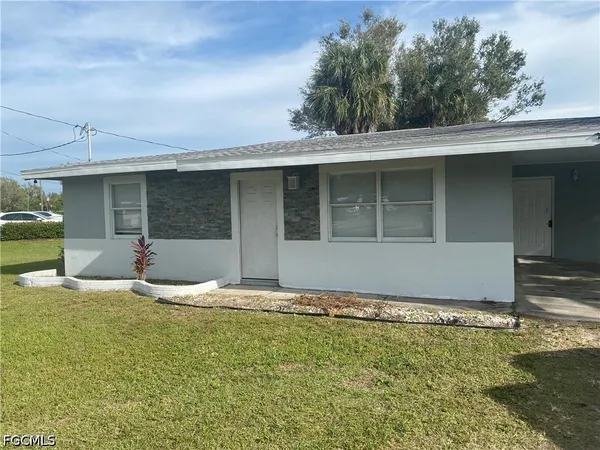 $1,800 | 3323 Michigan Avenue, Fort Myers, FL 33916